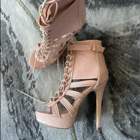 Shoe dazzle heels inch heel about 1/2 inch Never worn